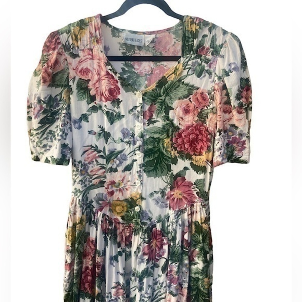 Vintage 80s Noveau Faces Off White Floral Short Sleeve Button Front Midi Dress​​